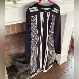 Black & White Patterned Long Sleeve Women’s Top